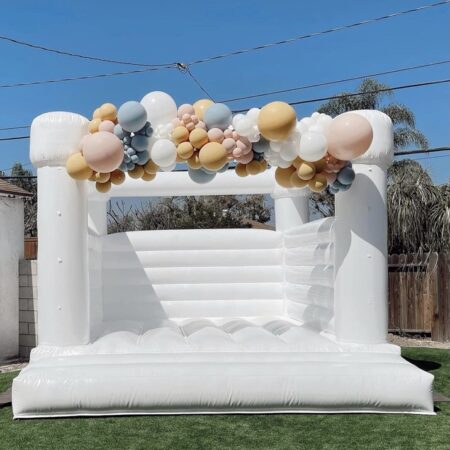 White Flat Top Bounce House